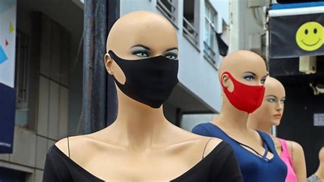 V­i­t­r­i­n­l­e­r­d­e­ ­m­o­d­a­ ­h­a­l­i­n­e­ ­d­ö­n­ü­ş­e­n­ ­m­a­s­k­e­l­e­r­e­ ­u­z­m­a­n­l­a­r­d­a­n­ ­u­y­a­r­ı­!­